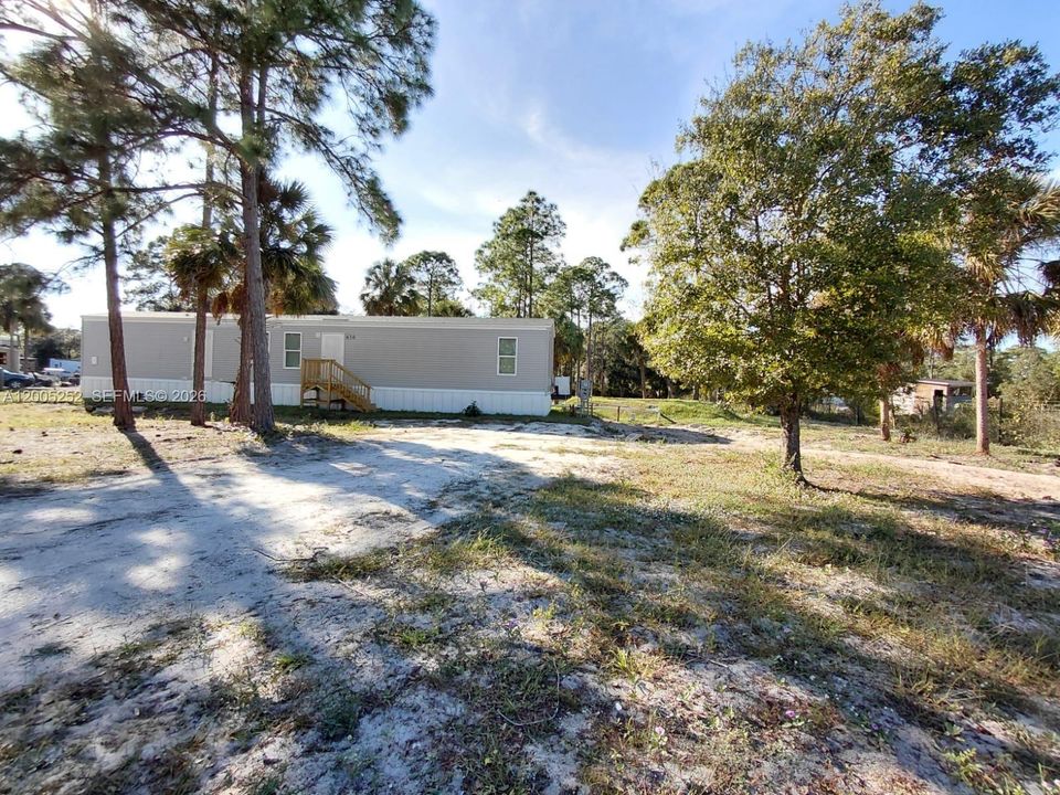 For Sale: $199,900 (3 beds, 2 baths, 952 Square Feet)