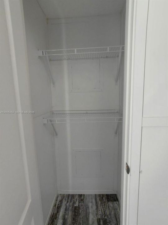 For Sale: $199,900 (3 beds, 2 baths, 952 Square Feet)