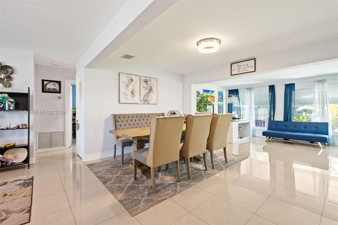 Activo con contrato: $475,000 (3 camas, 2 baños, 1549 Pies cuadrados)