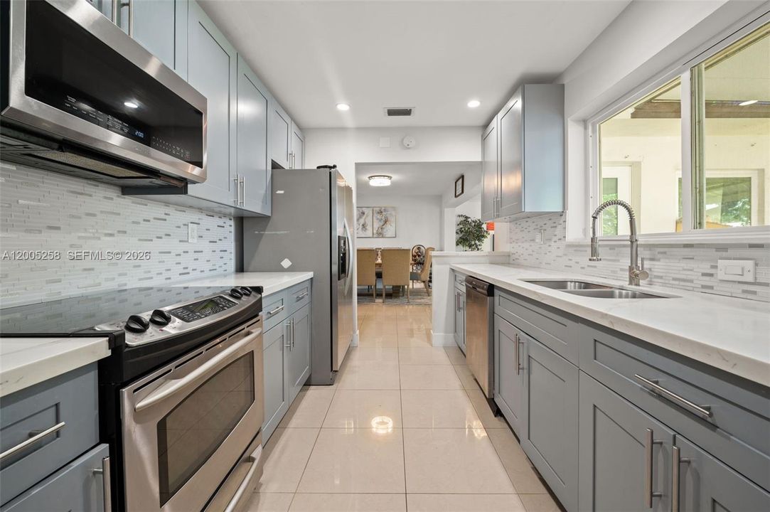 Activo con contrato: $475,000 (3 camas, 2 baños, 1549 Pies cuadrados)
