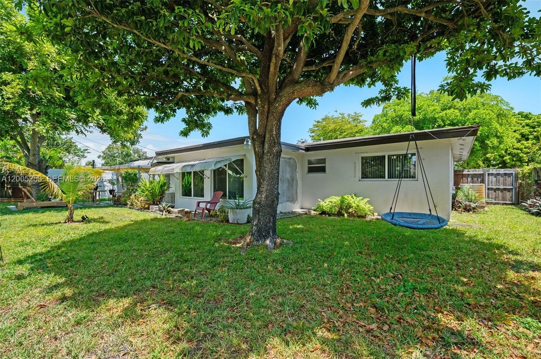 Activo con contrato: $475,000 (3 camas, 2 baños, 1549 Pies cuadrados)
