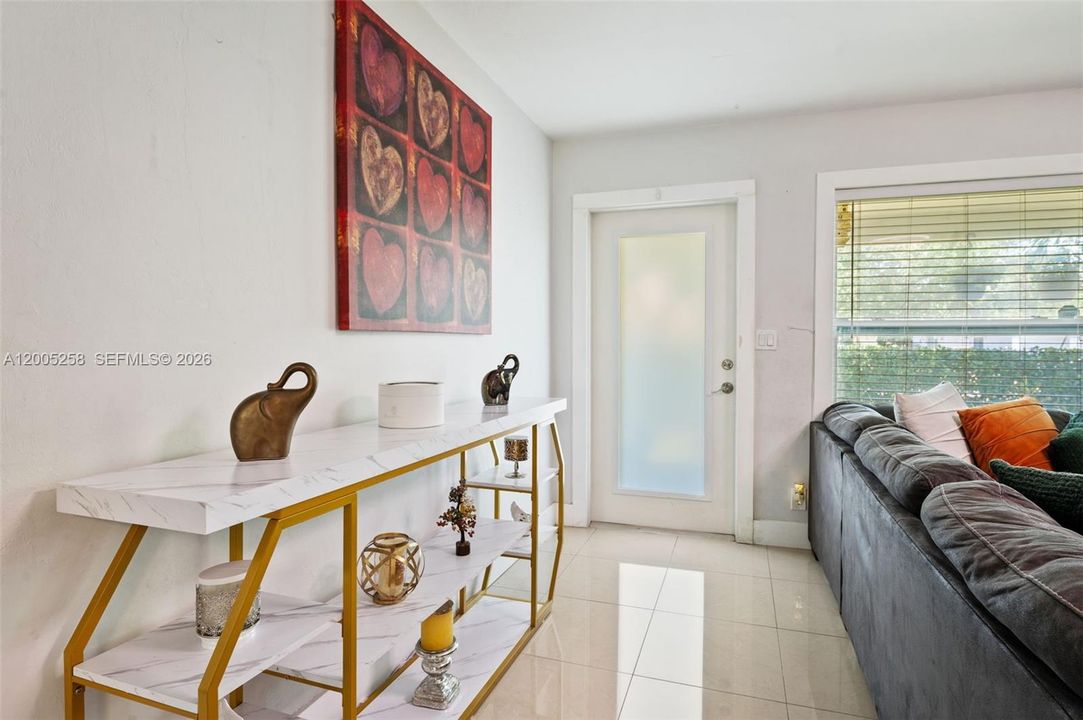 Activo con contrato: $475,000 (3 camas, 2 baños, 1549 Pies cuadrados)