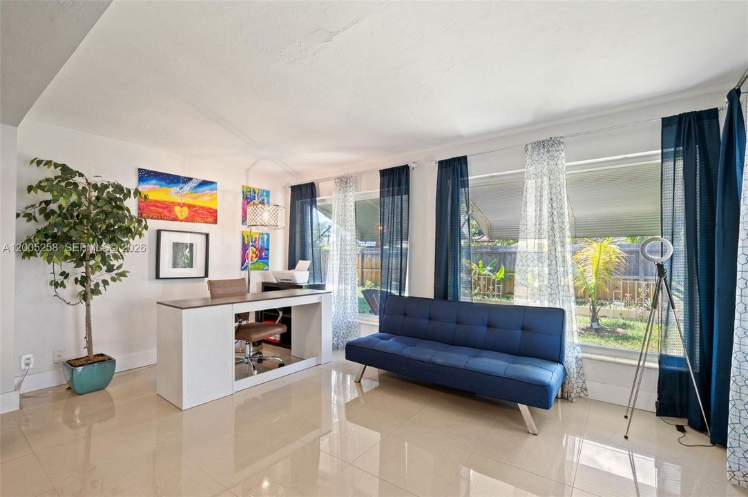Activo con contrato: $475,000 (3 camas, 2 baños, 1549 Pies cuadrados)