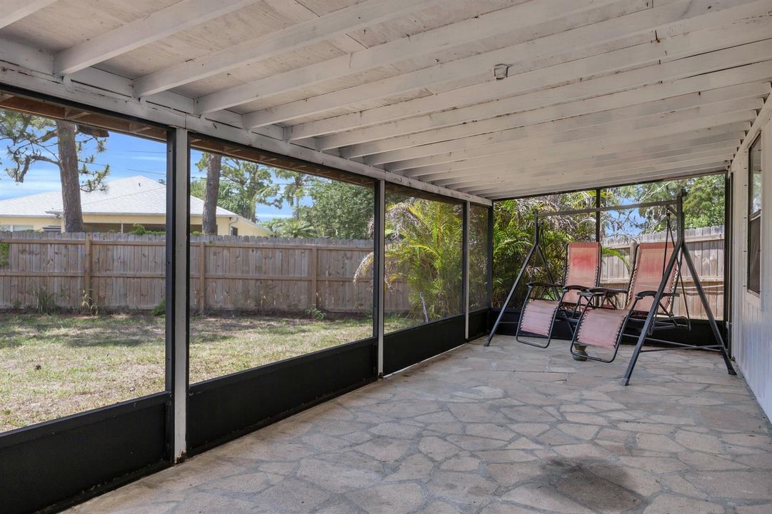 melroseguestpatio3