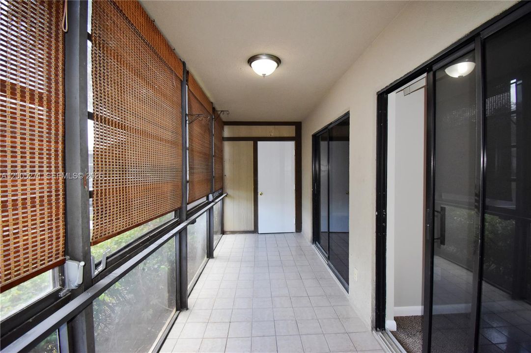 For Sale: $132,500 (2 beds, 2 baths, 827 Square Feet)