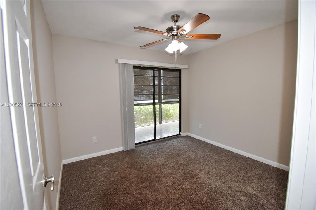 For Sale: $132,500 (2 beds, 2 baths, 827 Square Feet)