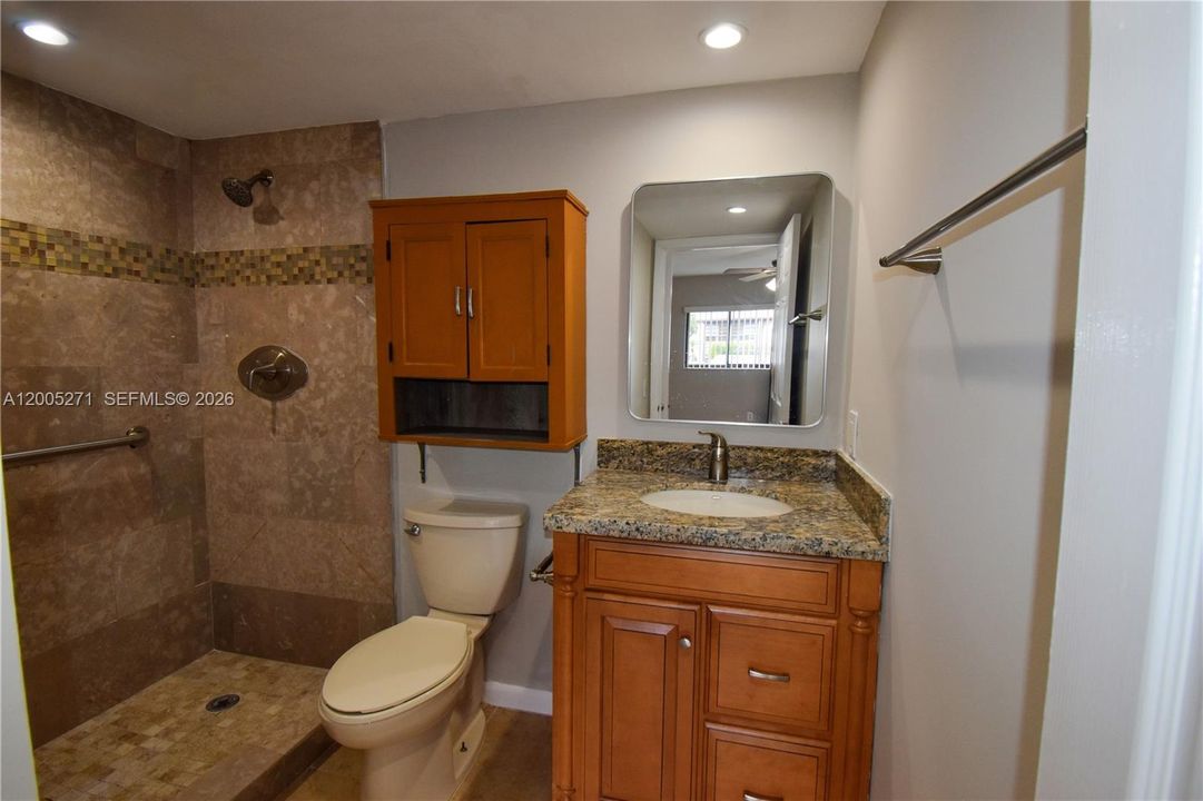For Sale: $132,500 (2 beds, 2 baths, 827 Square Feet)