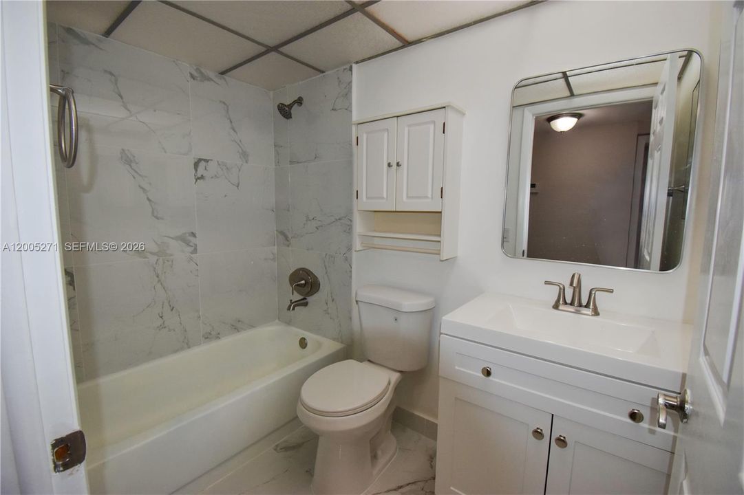 For Sale: $132,500 (2 beds, 2 baths, 827 Square Feet)