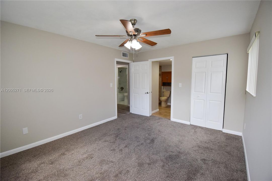 For Sale: $132,500 (2 beds, 2 baths, 827 Square Feet)