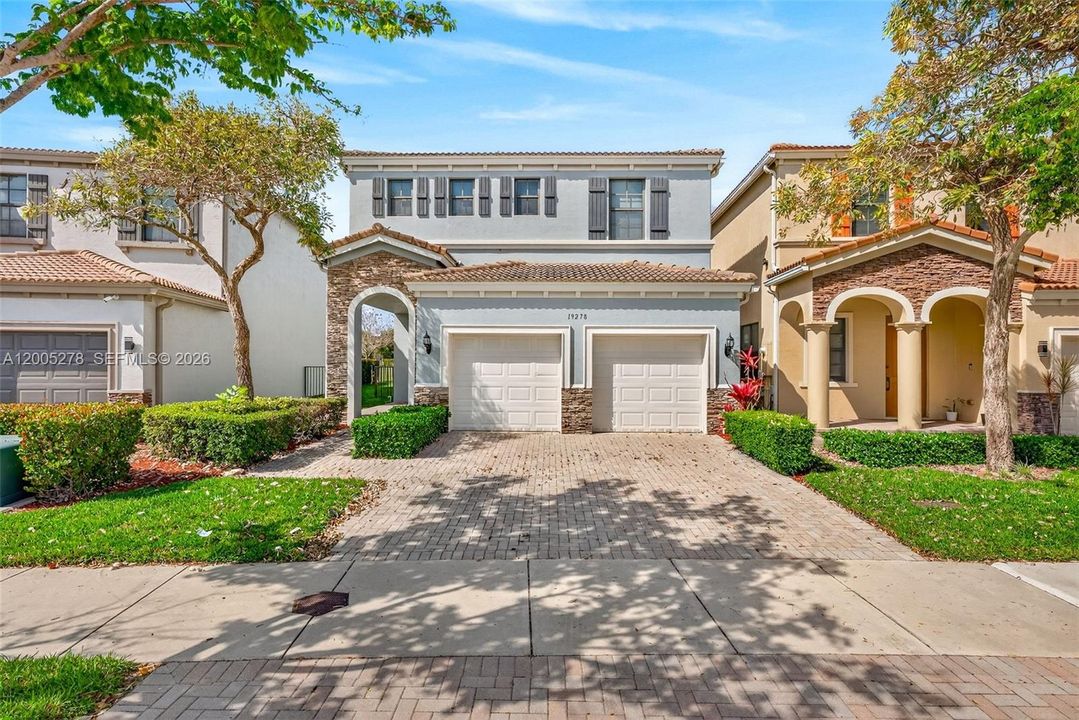 For Rent: $6,000 (4 beds, 2 baths, 2318 Square Feet)