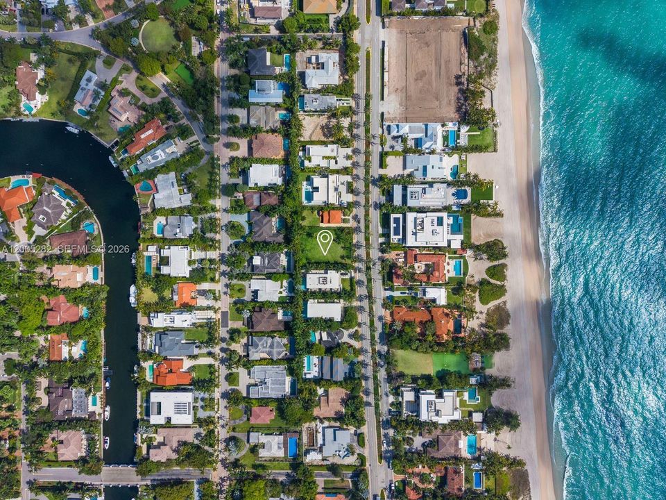 На продажу: $3,500,000 (0.25 acres)