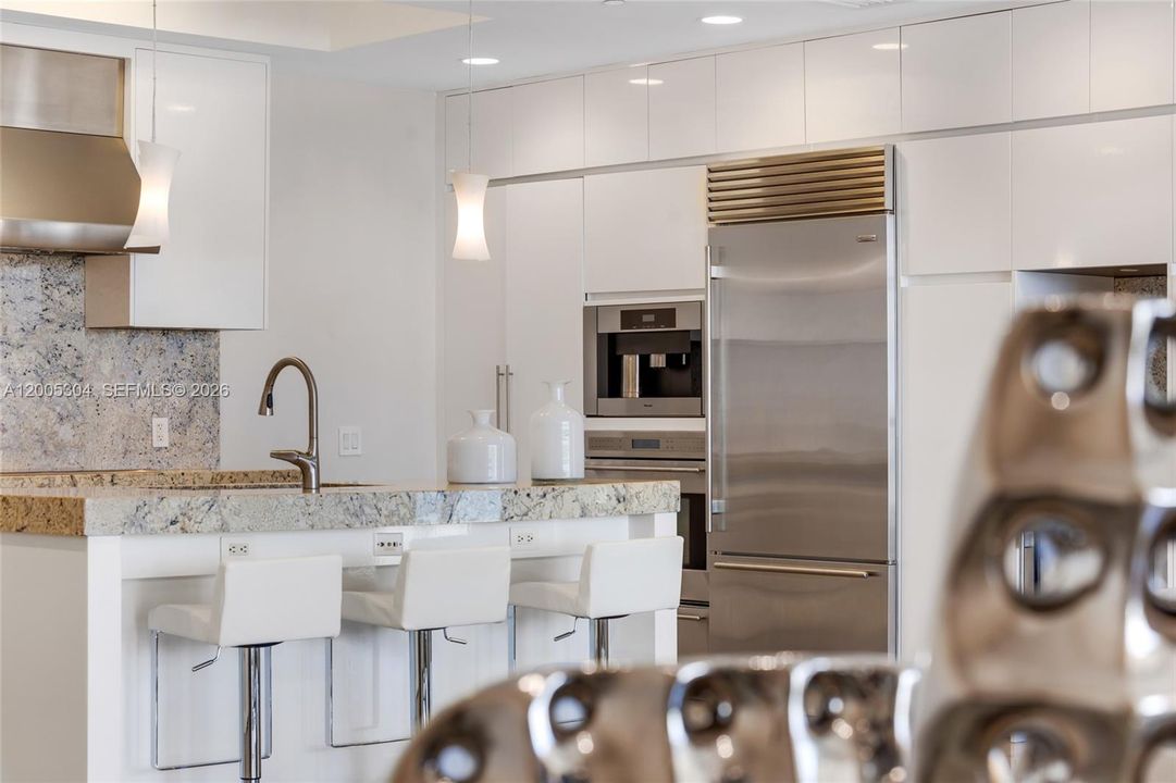 For Sale: $4,495,000 (2 beds, 2 baths, 1777 Square Feet)