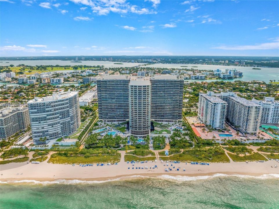 For Sale: $4,495,000 (2 beds, 2 baths, 1777 Square Feet)