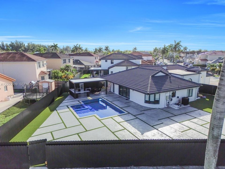 For Sale: $1,800,000 (3 beds, 2 baths, 2543 Square Feet)