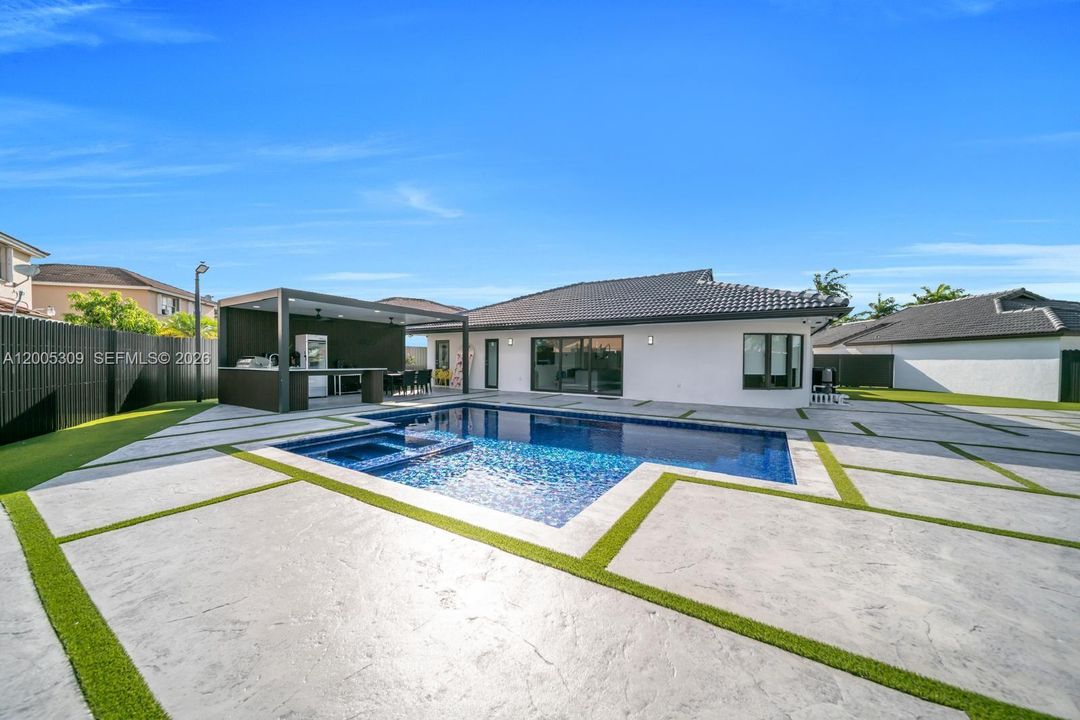 For Sale: $1,800,000 (3 beds, 2 baths, 2543 Square Feet)
