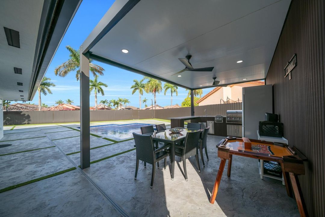 For Sale: $1,800,000 (3 beds, 2 baths, 2543 Square Feet)
