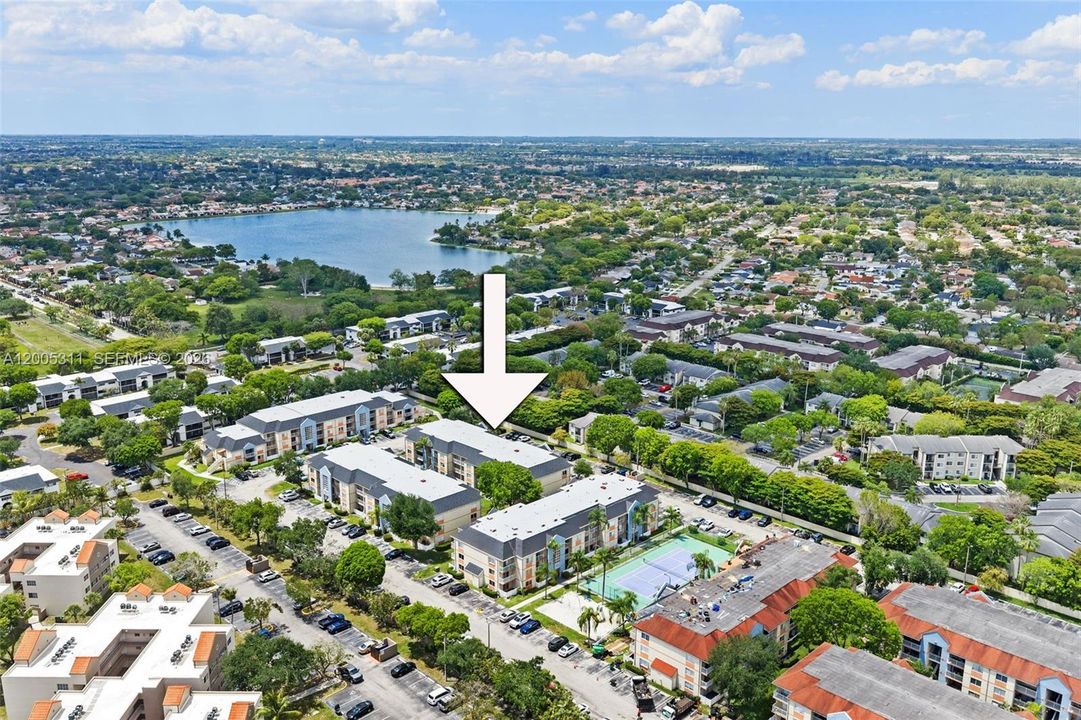 Под контрактом: $269,900 (2 спален, 2 ванн, 1106 Квадратных фут)