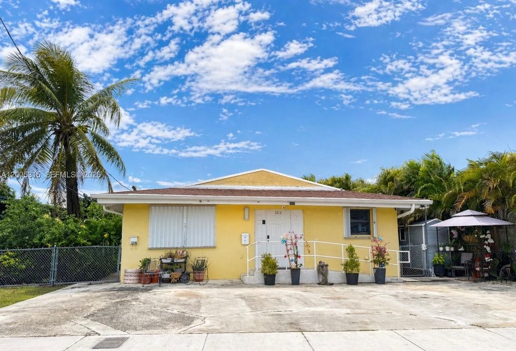 Active With Contract: $775,000 (0 beds, 0 baths, 1623 Square Feet)