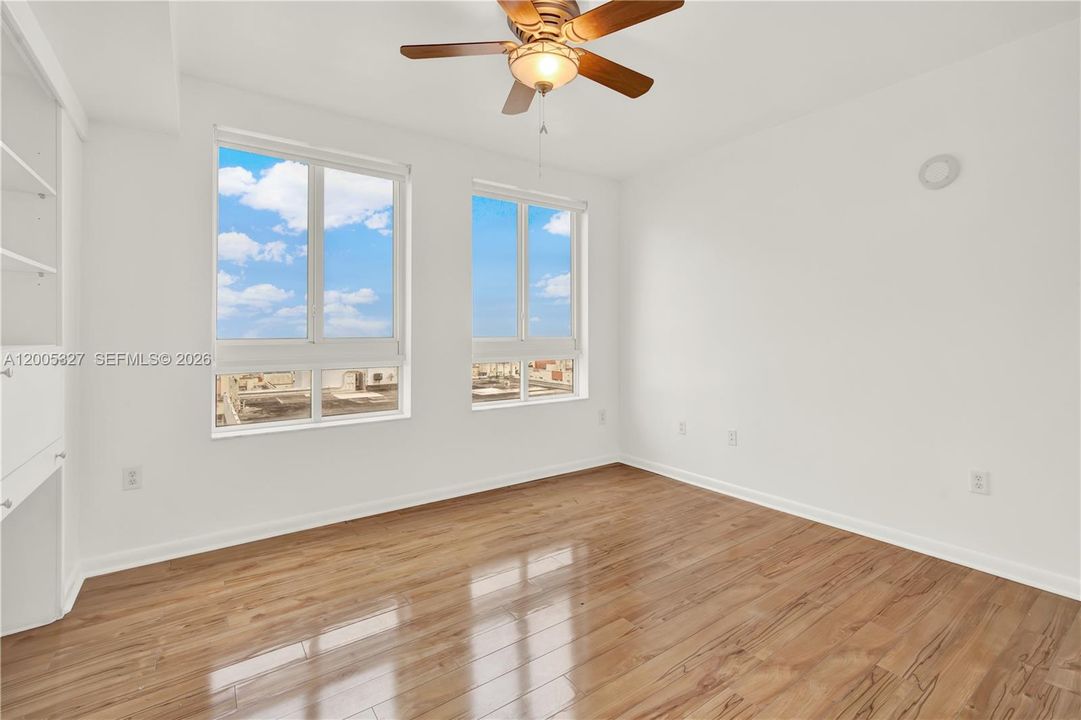Active With Contract: $3,200 (2 beds, 2 baths, 1155 Square Feet)