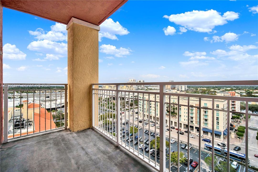Active With Contract: $3,200 (2 beds, 2 baths, 1155 Square Feet)