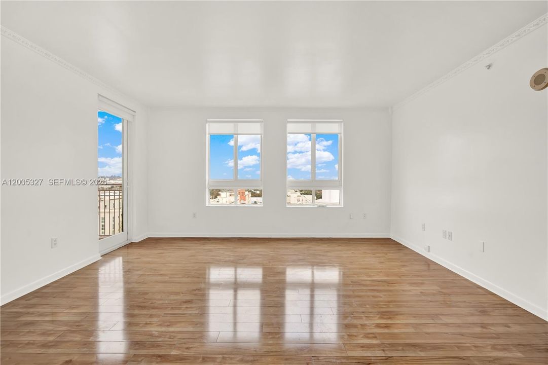 Active With Contract: $3,200 (2 beds, 2 baths, 1155 Square Feet)
