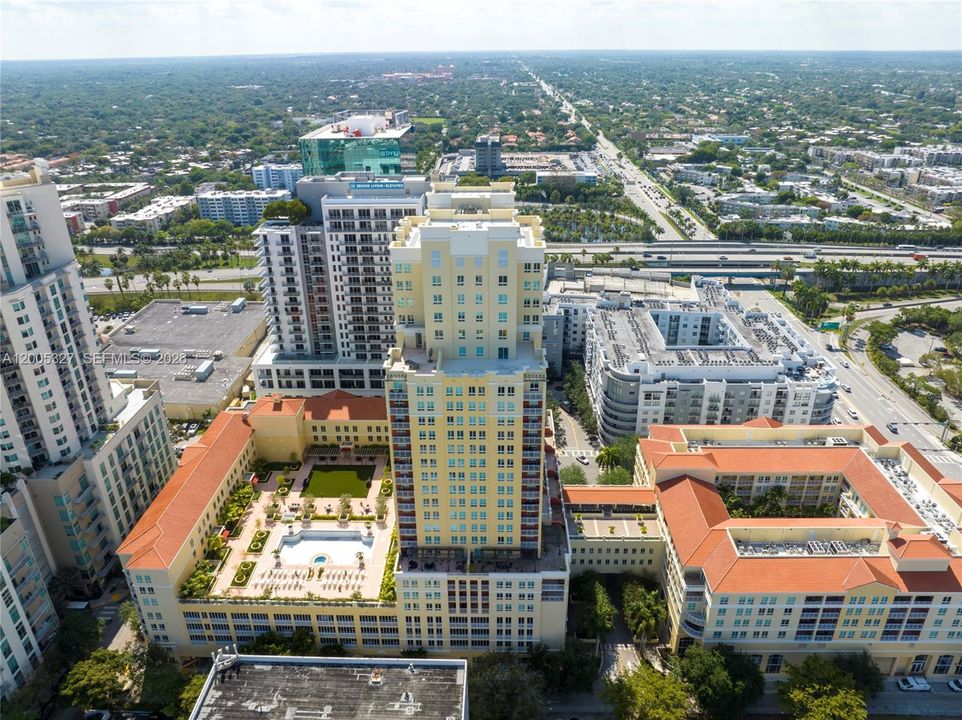 Active With Contract: $3,200 (2 beds, 2 baths, 1155 Square Feet)