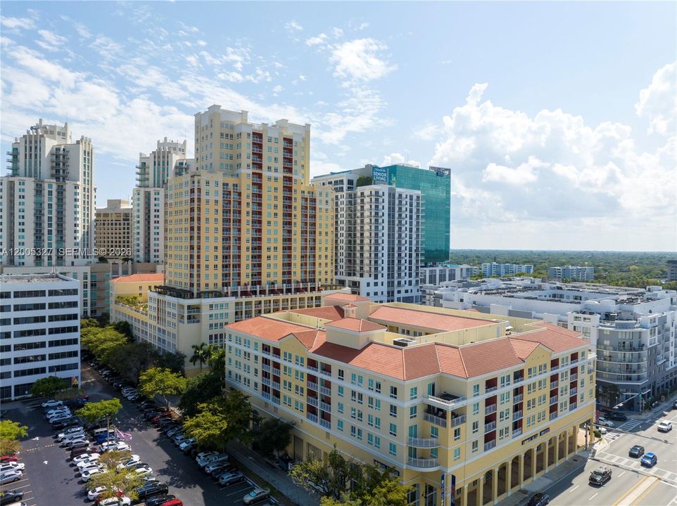 Active With Contract: $3,200 (2 beds, 2 baths, 1155 Square Feet)