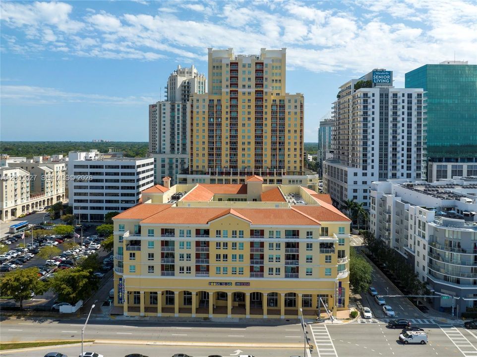 Active With Contract: $3,200 (2 beds, 2 baths, 1155 Square Feet)