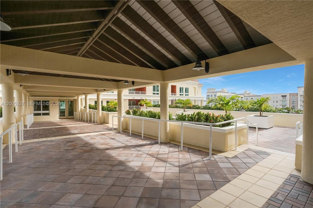 Active With Contract: $3,200 (2 beds, 2 baths, 1155 Square Feet)