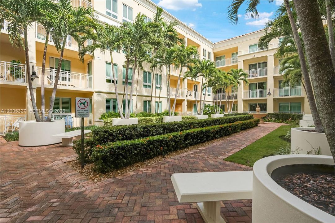 Active With Contract: $3,200 (2 beds, 2 baths, 1155 Square Feet)