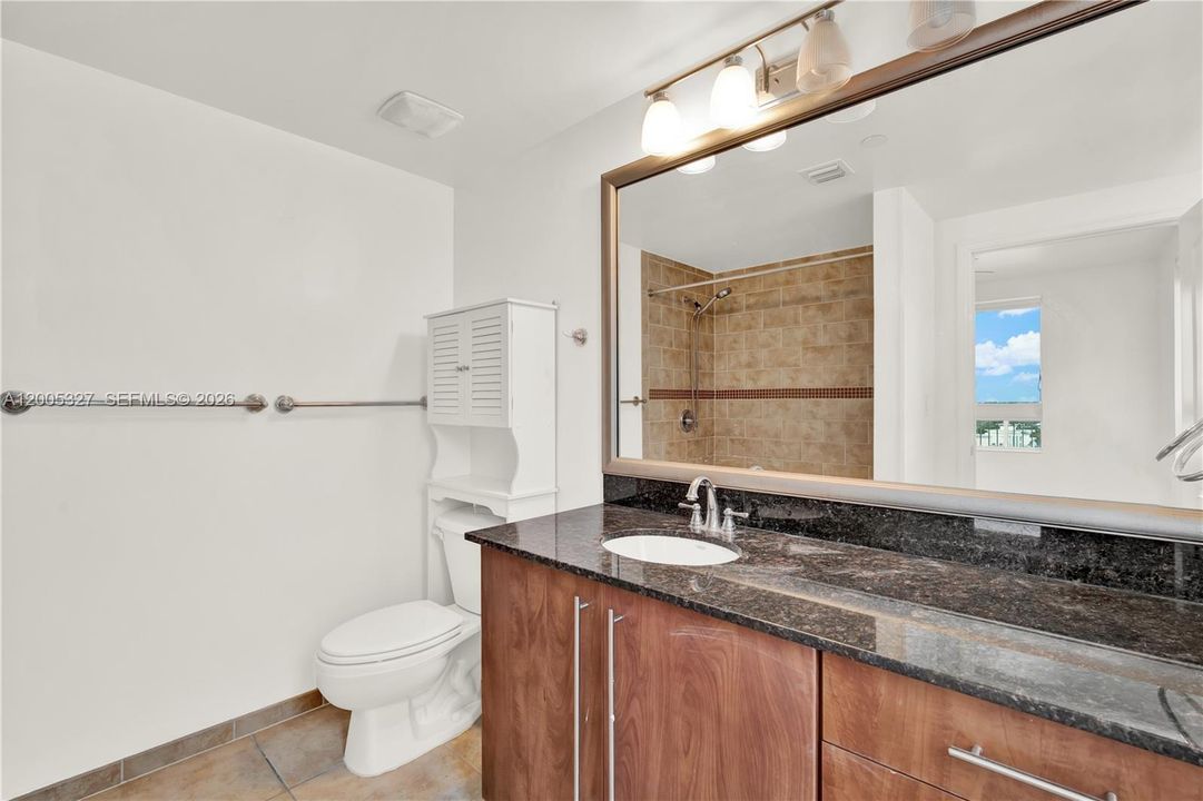 Active With Contract: $3,200 (2 beds, 2 baths, 1155 Square Feet)