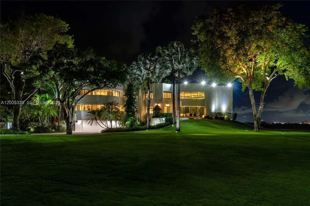 For Sale: $237,000,000 (5 beds, 7 baths, 11528 Square Feet)