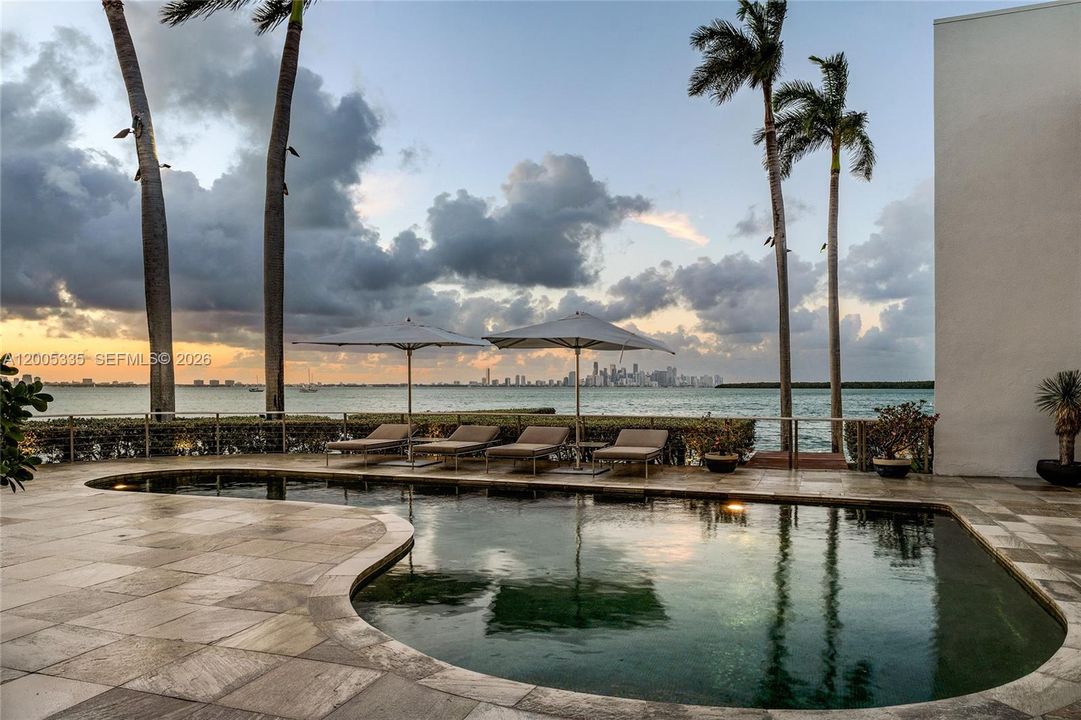 For Sale: $237,000,000 (5 beds, 7 baths, 11528 Square Feet)