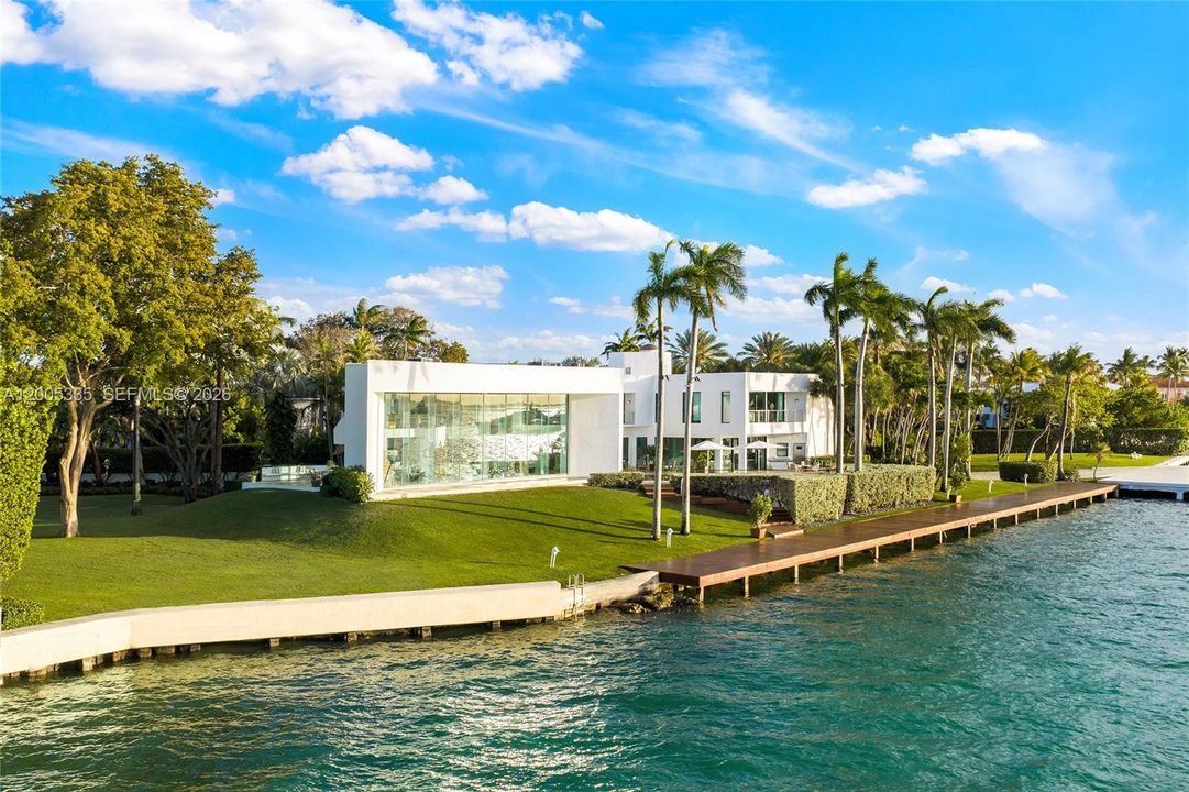 For Sale: $237,000,000 (5 beds, 7 baths, 11528 Square Feet)