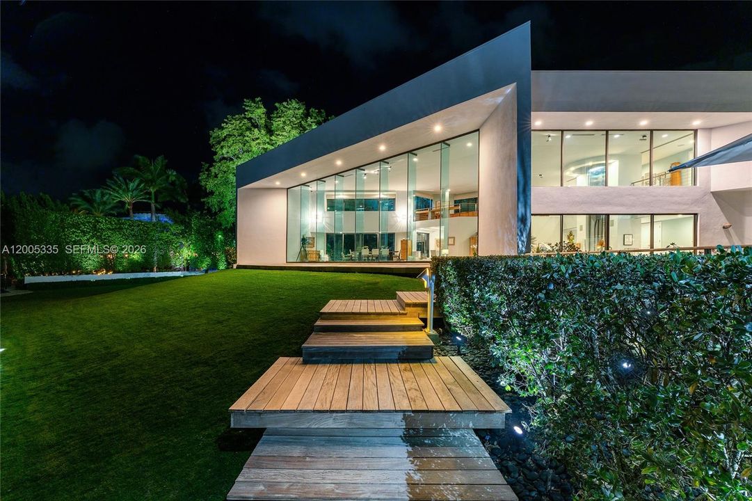 For Sale: $237,000,000 (5 beds, 7 baths, 11528 Square Feet)