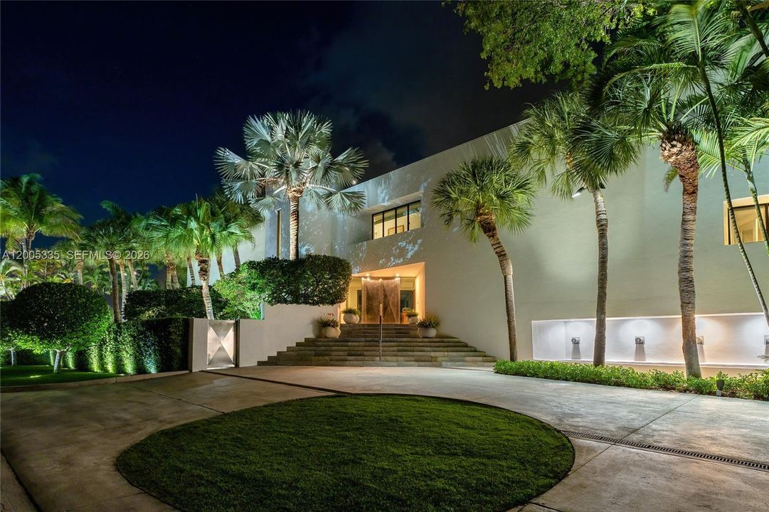 For Sale: $237,000,000 (5 beds, 7 baths, 11528 Square Feet)