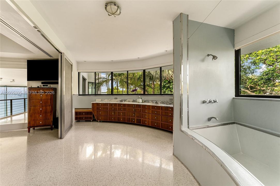 For Sale: $237,000,000 (5 beds, 7 baths, 11528 Square Feet)