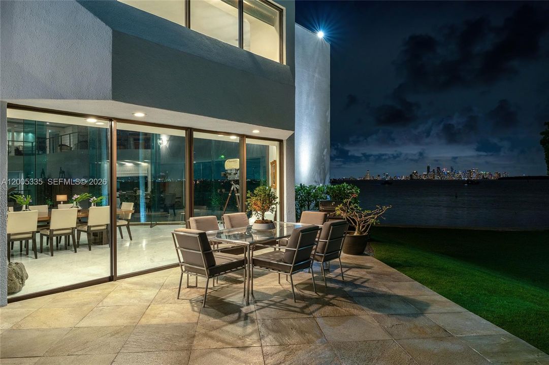 For Sale: $237,000,000 (5 beds, 7 baths, 11528 Square Feet)