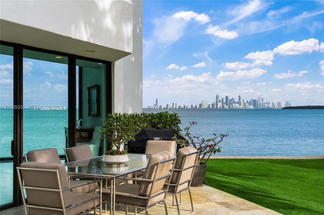 For Sale: $237,000,000 (5 beds, 7 baths, 11528 Square Feet)
