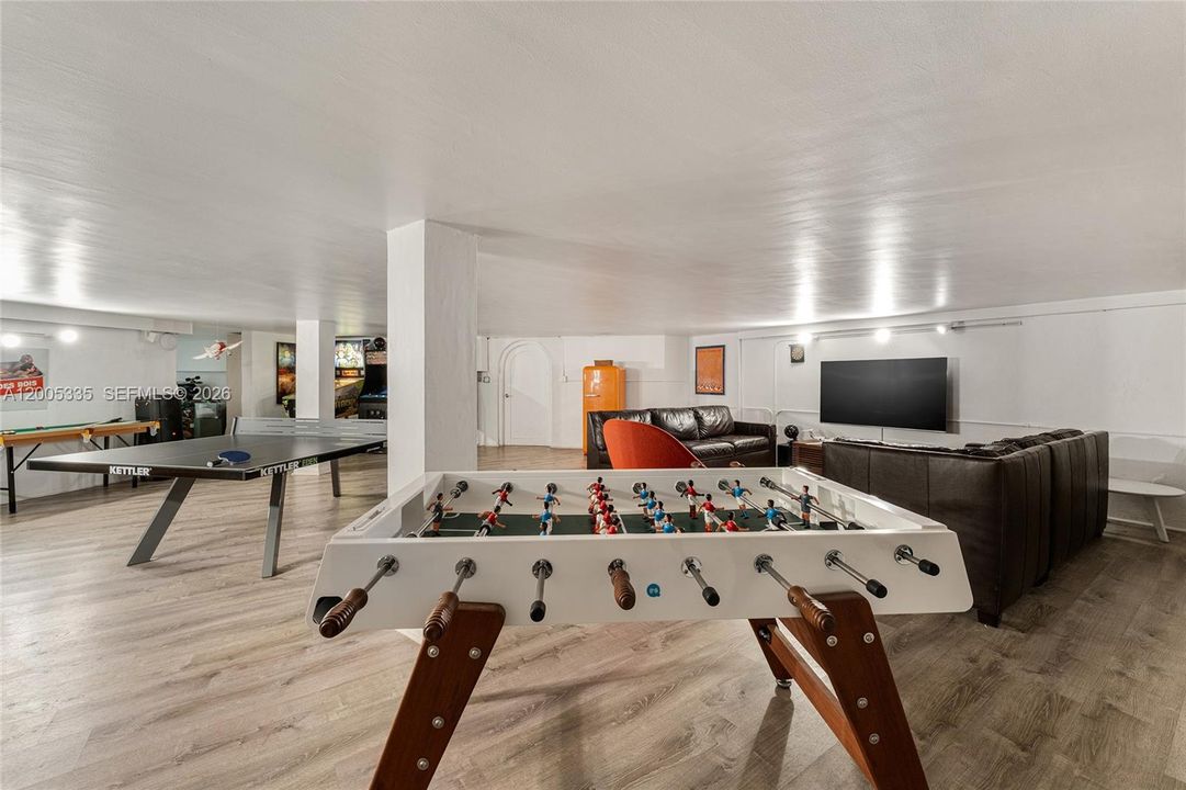For Sale: $237,000,000 (5 beds, 7 baths, 11528 Square Feet)