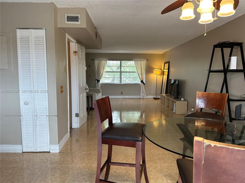 En Venta: $180,000 (2 camas, 2 baños, 1080 Pies cuadrados)