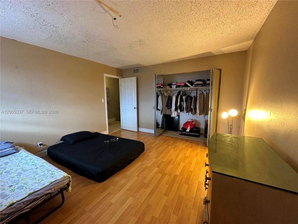 En Venta: $180,000 (2 camas, 2 baños, 1080 Pies cuadrados)