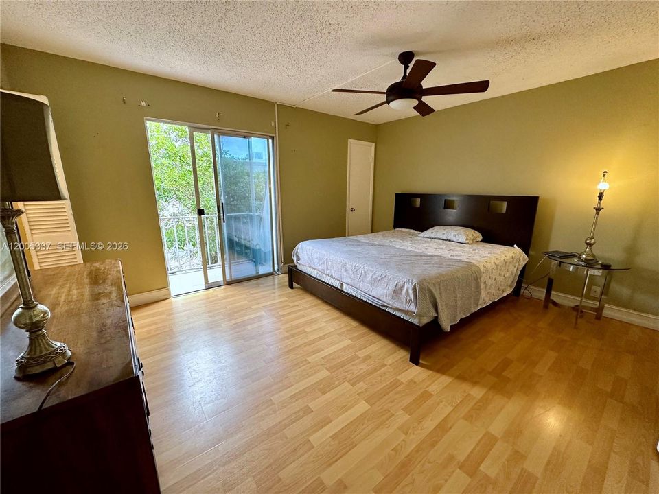 En Venta: $180,000 (2 camas, 2 baños, 1080 Pies cuadrados)