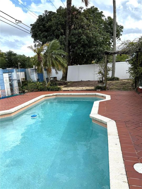 En Venta: $399,900 (3 camas, 2 baños, 1087 Pies cuadrados)
