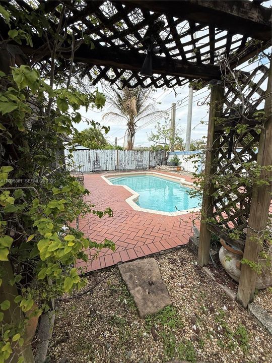 En Venta: $399,900 (3 camas, 2 baños, 1087 Pies cuadrados)