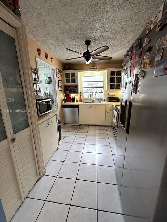 En Venta: $399,900 (3 camas, 2 baños, 1087 Pies cuadrados)