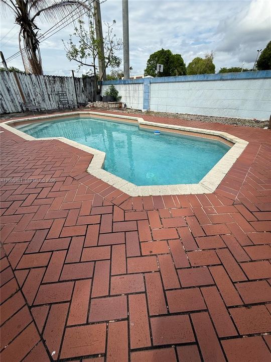 En Venta: $399,900 (3 camas, 2 baños, 1087 Pies cuadrados)