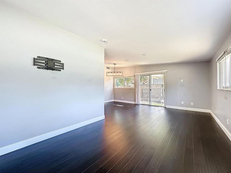 7615 Mayapple Road-13