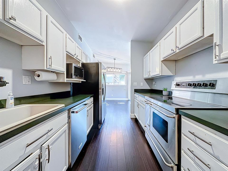 7615 Mayapple Road-19