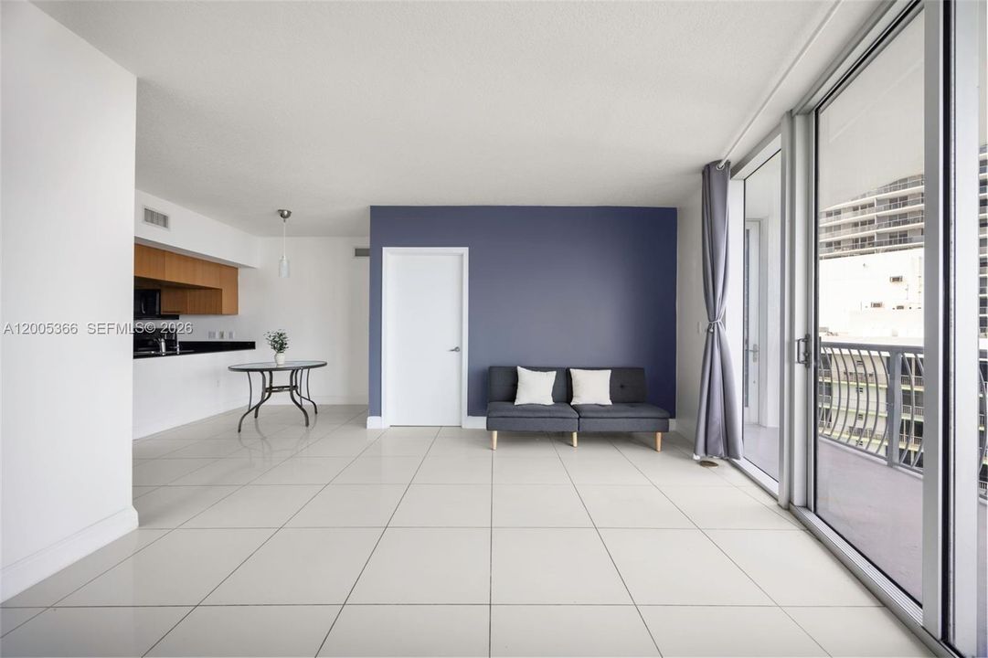 En Venta: $580,000 (2 camas, 2 baños, 1048 Pies cuadrados)